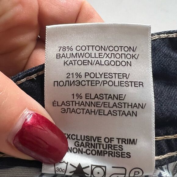 Silver | Dark Denim Suki Mid Rise Capri’s - Picture 5 of 8